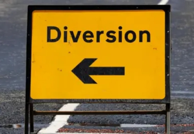 boxed edge signs for warning pedestrian