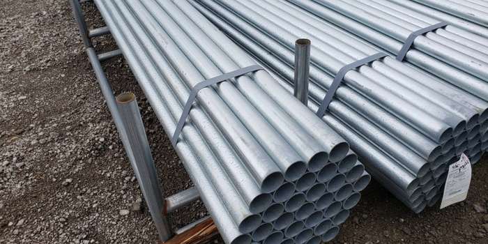 أعمدة سياج شبكي