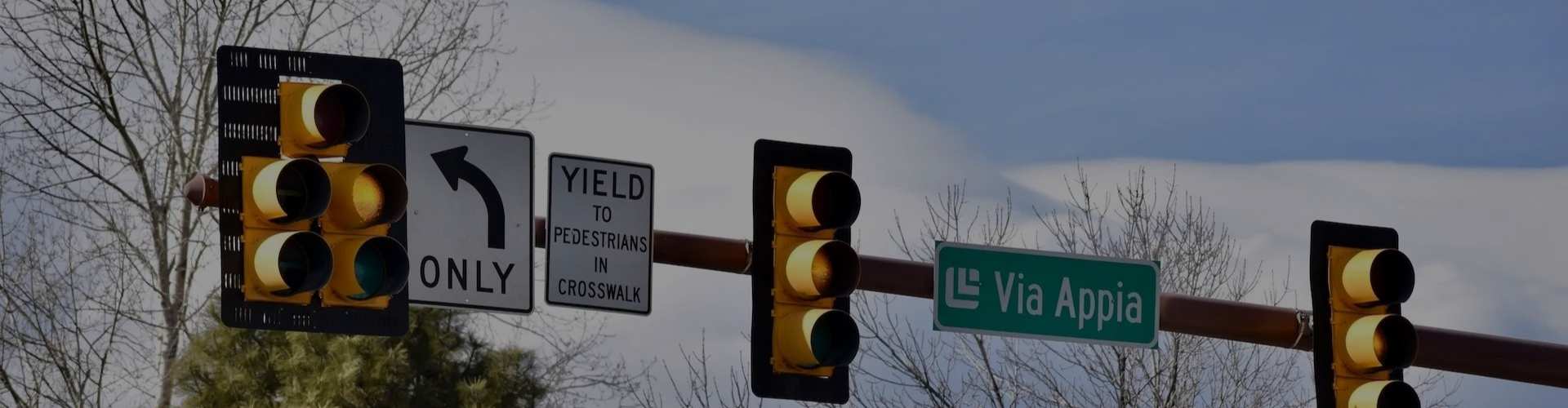 Découvrez les feux de circulation à DEL multivoltage et intelligents