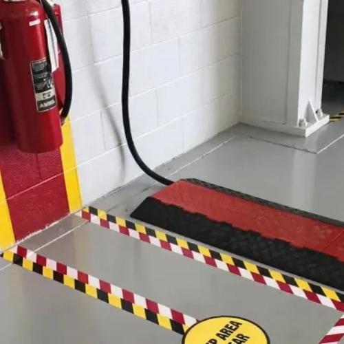 Cinta para marcar el suelo de extintores