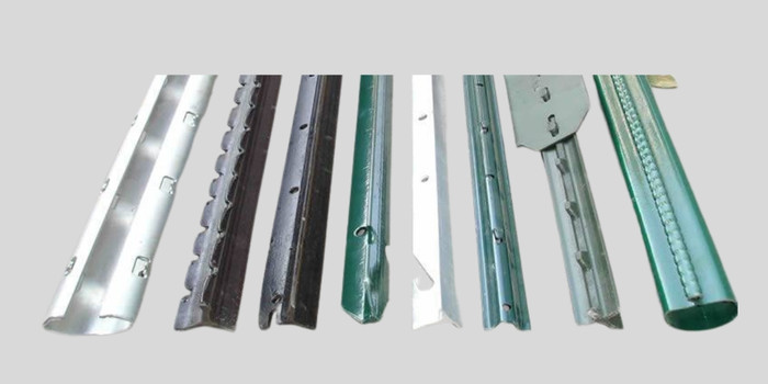 أعمدة سياج معدنية